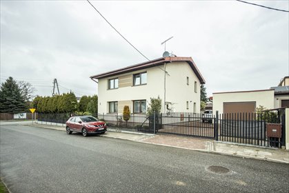 Cegła, nie dykta! 5 pokoi i święty spokój. dom Aleksandrów Łódzki, Przejazd