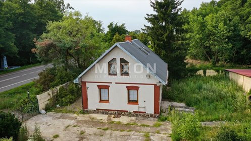 Do sprzedania solidny dom z garażem i budynkiem gospodarczym dom Ogrodzona