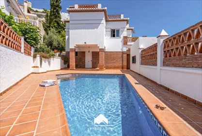 Willa z widokiem na morze, basenem i tarasami dom Almuñécar, Almuñécar
