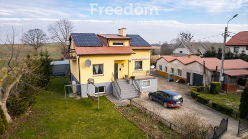 Przestronny dom z 2 niezależnymi mieszkaniami i potencjałem dom Pszczółki