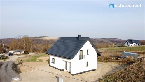 Nowoczesny dom 134 m² z ogrzewaniem podłogowym i dużą działką dom Grochowce