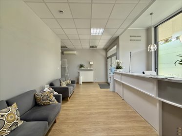 Na wynajem funkcjonalny lokal 138 m² z witryną i parkingiem lokal użytkowy Wrocław, Wrocław-Fabryczna, Grabiszyn, Grabiszyńska