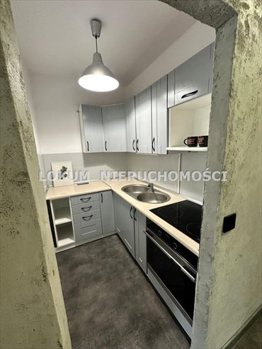 Przestronne 34,5 m² na parterze, odświeżone, z kuchnią i piwnicą mieszkanie Jastrzębie-Zdrój, Osiedle Barbary, Turystyczna