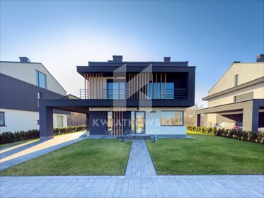 Luksusowy dom 300 m² w Bielawie - taras, garaż, nowoczesny dom Bielawa, Ścienna