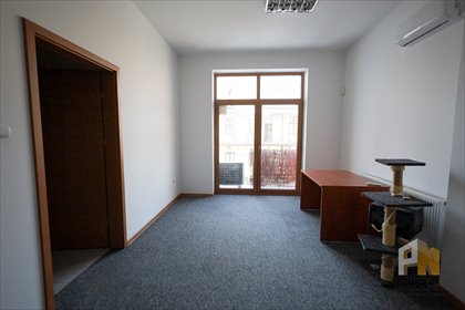 Przestronne biuro 50 m² z balkonem, klimatyzacją i dogodnym dojazdem lokal użytkowy Tarnów, ul. Urszulańska