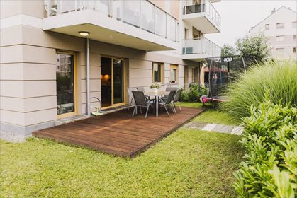 Polecam przestronne 75 m² z ogrodem, tarasem i parkingiem mieszkanie Wrocław, Kościańska