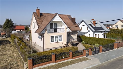 Polecam przestronny dom 105 m² w Rozogach z garażem i tarasem dom Rozogi, Słoneczna