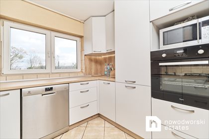Mieszkanie czteropokojowe na sprzedaż Żerniki Wrocławskie, Kolejowa 79m2 Foto 3
