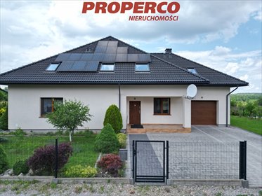 Przestronny dom z niezależnymi strefami i potencjałem inwestycyjnym dom Chęciny, Polichno