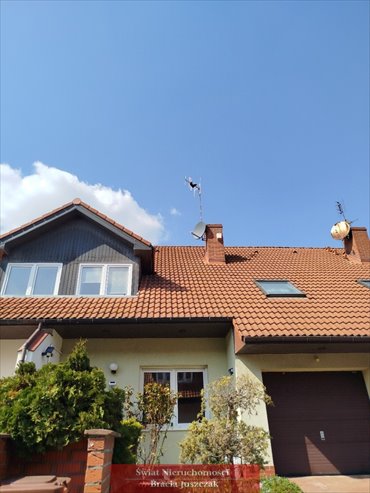 Przestronny dom z kominkiem, garażem i tarasem w Wrocławiu dom Wrocław, Fabryczna