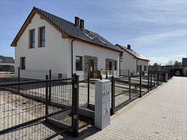 Nowoczesny segment 70 m2 z ogródkiem i pełną infrastrukturą dom Kunowo