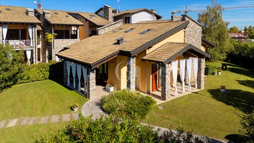 Zapraszam do obejrzenia luksusowej willi 268 m² z basenem i ogrodem dom Desenzano del Garda