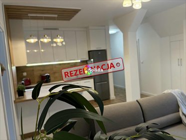 Zapraszam do przestronnego 2-pokojowego mieszkania z balkonem i niskimi kosztami mieszkanie Jelenia Góra