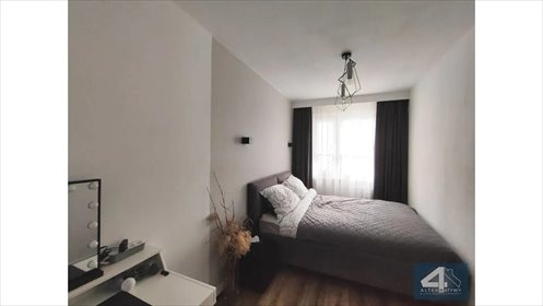 Przestronne 3-pokojowe mieszkanie z garderobami i balkonem mieszkanie Piotrków Trybunalski, Słowackiego