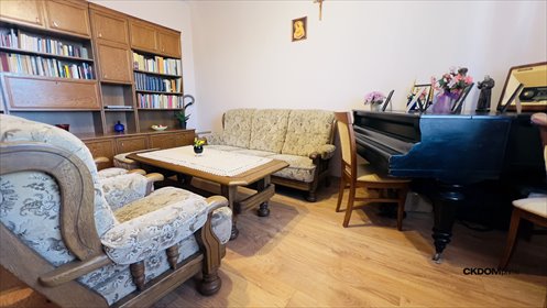 Kamienica przy Rynku w Staszowie z 5 mieszkaniami i lokalami lokal użytkowy Staszów, Rynek