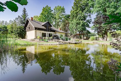 Przestronny dom z ogrodem, garażem i oczkiem wodnym dom Balcerów