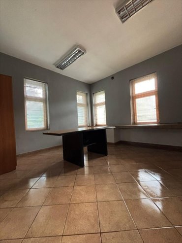 Na sprzedaż przestronny obiekt 350 m² z potencjałem w Wałbrzychu lokal użytkowy Wałbrzych
