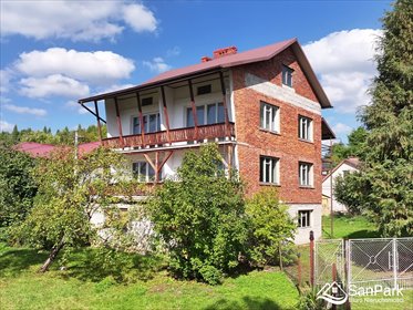 Przestronny dom z potencjałem inwestycyjnym w Lesku. dom Lesko