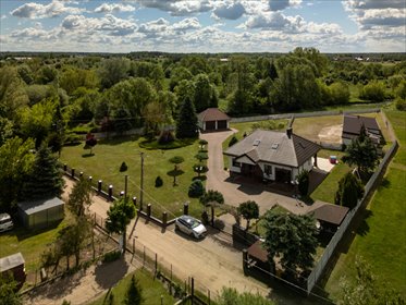 Przestronny dom z ogrodem i możliwością działalności dom Nowe Miasto