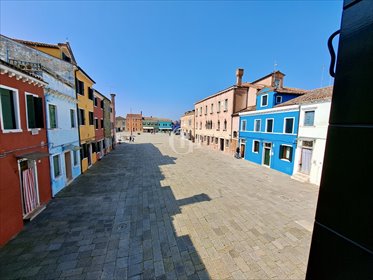 Uroczy dom z widokiem na plac Burano, 3 kondygnacje dom Burano