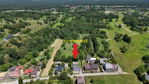 Sprzedam przestronny dom z potencjałem 4 pokoje garaże ogródek dom Ujków Nowy