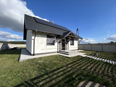 Dom z nowoczesnym wyposażeniem i fotowoltaiką dom Chynowa