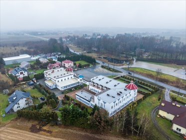 HOTEL + CENTRUM EVENTOWE | 36 POKOI | 80 MIEJSC lokal użytkowy Moderówka
