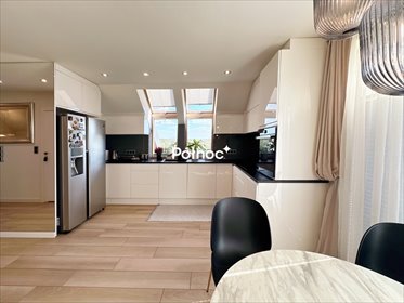 Dwupoziomowy segment z ogródkiem i balkonami w Modlniczce dom Modlniczka, Dworska