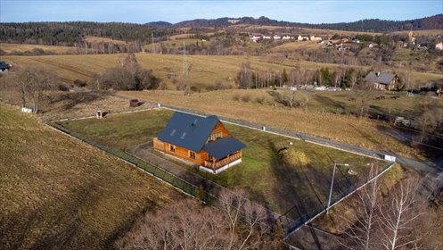 Drewniany dom z 2023 r. 182 m2, garaż, widoki dom Lutowiska