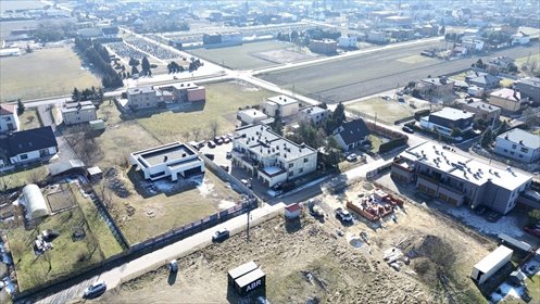 Mieszkanie dwupokojowe na sprzedaż Chudów 70m2 Foto 3