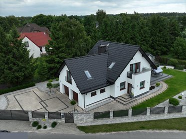 Nowogard, Dom z garażami, tarasem i ogrodem dom Nowogard, Ogrodowa