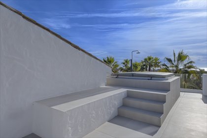 Do sprzedania luksusowy duplex z basenem i panoramicznymi widokami mieszkanie El Paraiso, El Paraiso