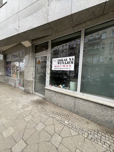 Wynajem lokalu open-space z dużymi witrynami i klimatyzacją lokal użytkowy Wrocław, Krzyki