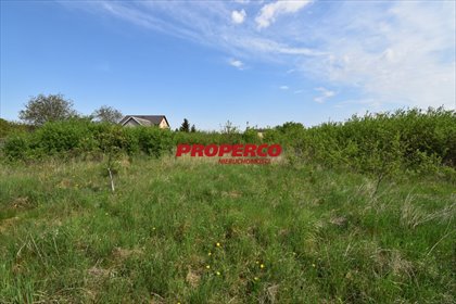 Działka 865 m² w Piekoszowie - płaska z mediami działka Piekoszów