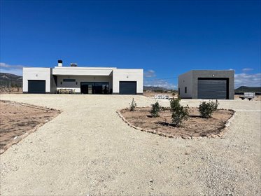Zapraszam do obejrzenia domu 165 m² z prywatnym basenem w Pinoso dom Alicante, Costa Blanca
