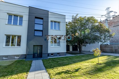 Na sprzedaż przestronny dom 193 m² z 3 niezależnymi mieszkaniami dom Warszawa, Połczyńska