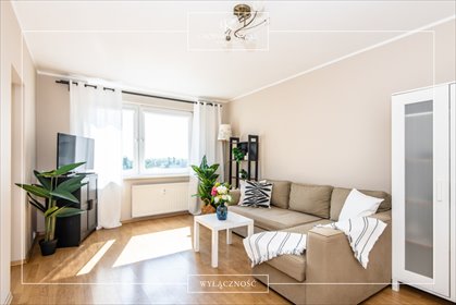 Przestronna kawalerka z oddzielną kuchnią, piwnicą i windą mieszkanie Poznań, Rataje, Unii Lubelskiej