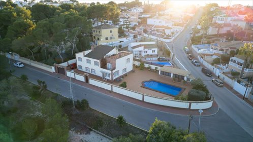 Do sprzedania luksusowa villa 312 m² z basenem i studio w Los Balcones dom Los Balcones, Costa Blanca