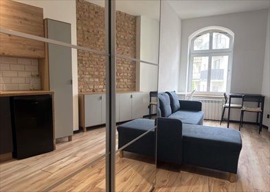 Funkcjonalne 25 m² w kamienicy (odrestaurowanej 2020) mieszkanie Poznań, Wilda, Fabryczna