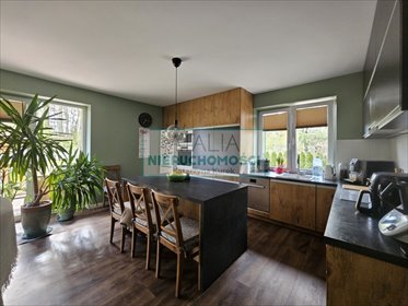 Dom wolnostojący z ogrodem i fotowoltaiką dom Międzyborów