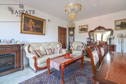 Przestronny dom z gościnnym drewnianym domkiem, 175 m2 dom Robakowo, Narcyzowa