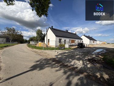 Parterowy dom bliźniak z nowoczesnym wykończeniem, 4 pokoje dom Dobroszów Oleśnicki, Dobroszów Oleśnicki, Grecka