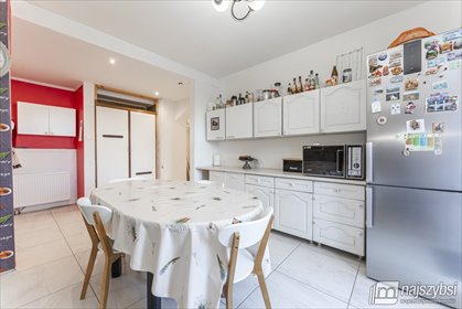 Przestronny dom 430 m² z 4 mieszkaniami, 2 km od plaży - polecam! dom Tymień