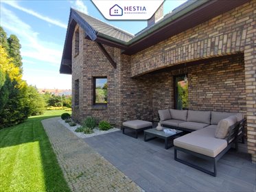 Przestronna rezydencja 209 m² z ogrodem i kominkiem dom Dobra